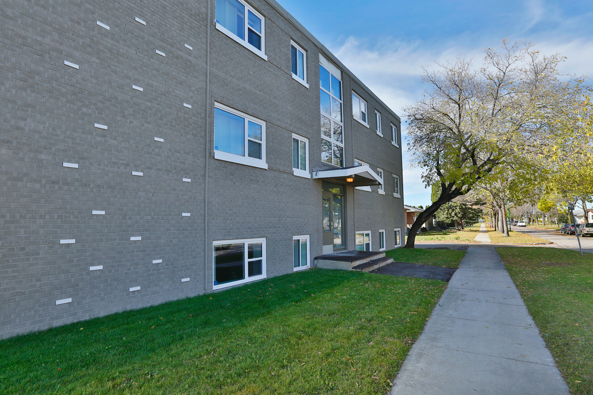 1156 1168 McPhillips St